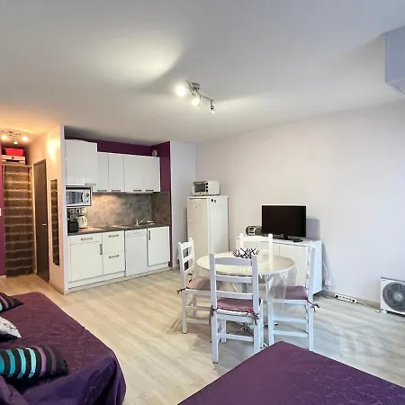 公寓 Spacieux Avec Balcon, Ideal Pour 2 Personnes - Fr-1-555-73